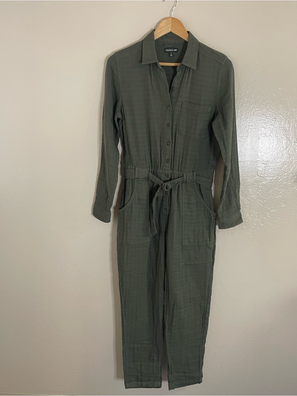Toad&Co Olive green cotton belted long sleeve button front jumpsuits
